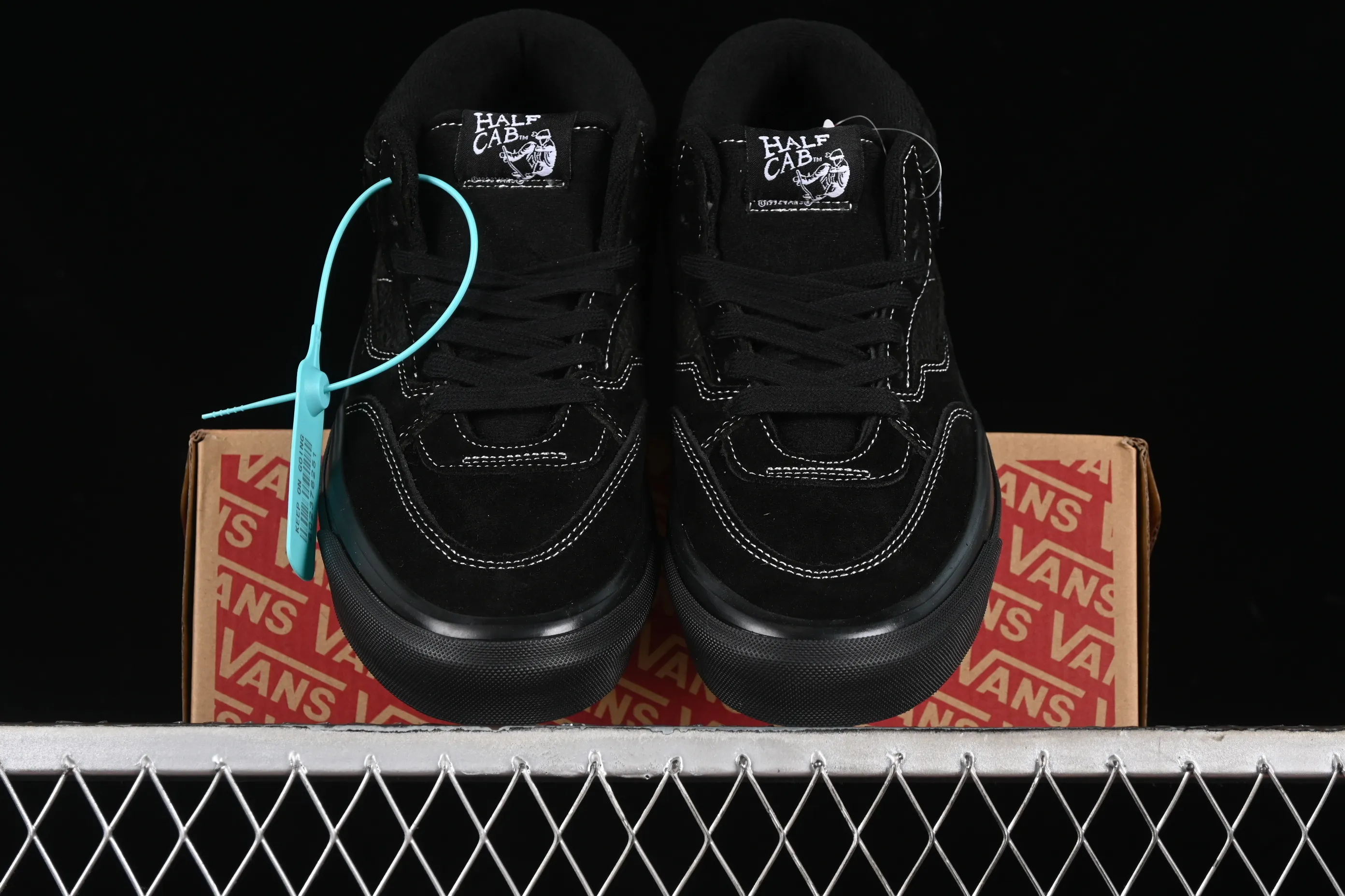 All categories Vans Vans series Vans Mid Vans China Vans Half Cab 33 DX Black Warrior Anaheim American retro casual skate shoes VN0A5KX6BKA
